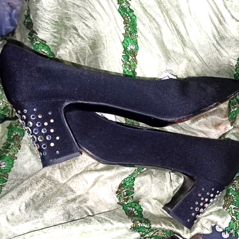 STUART WEITZMAN black Fabric Rhinestone 2.5" heel pumps (EUC)